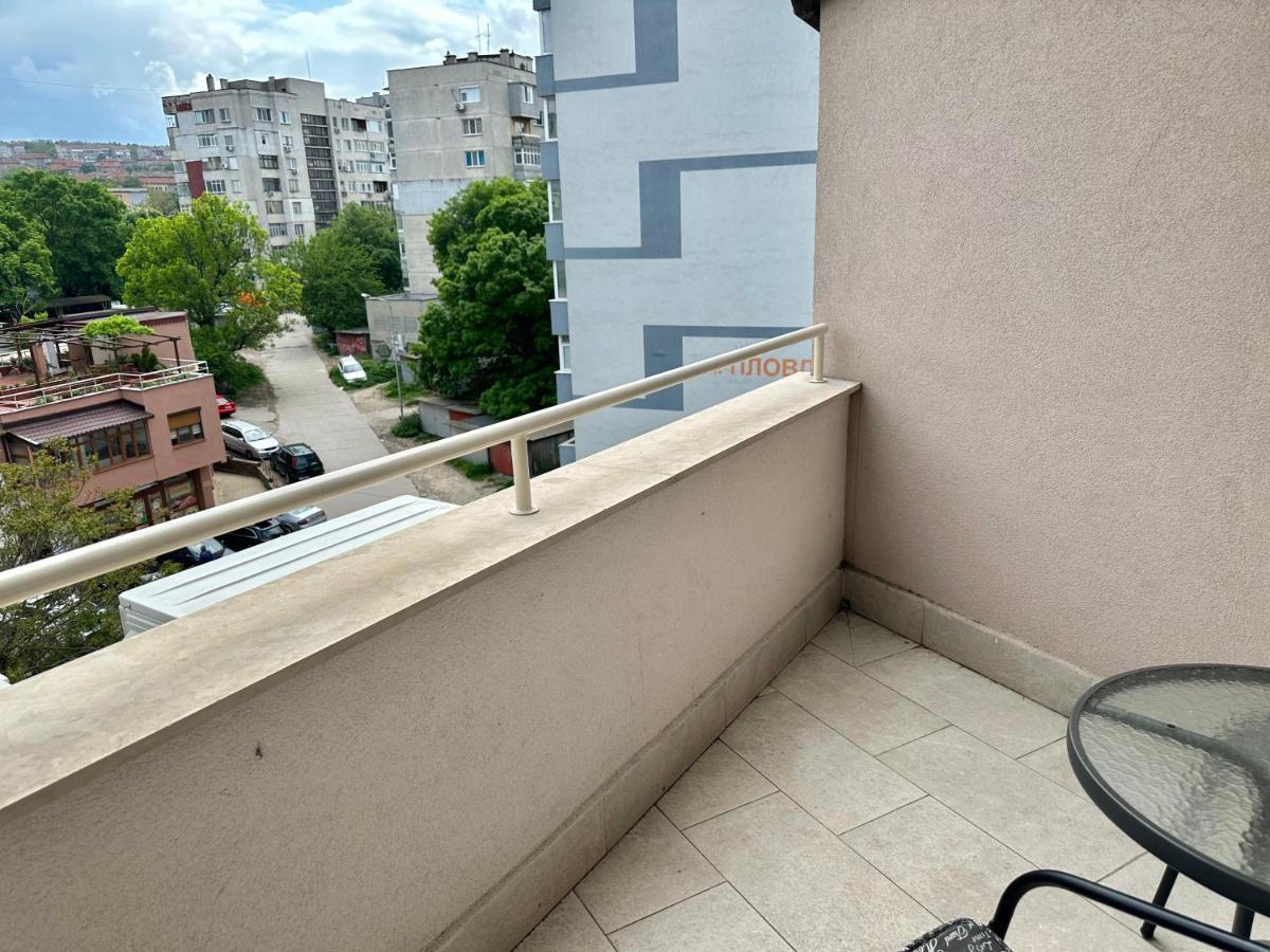 Budget Luxury - Absolutely New Building! Apartment Ruse